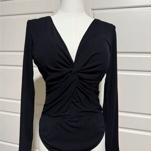 Chic Popilush Black Twist-Front Bodysuit